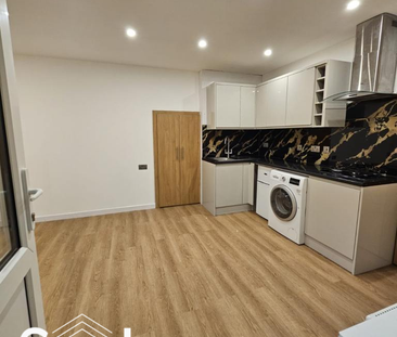 Studio to rent - Photo 6