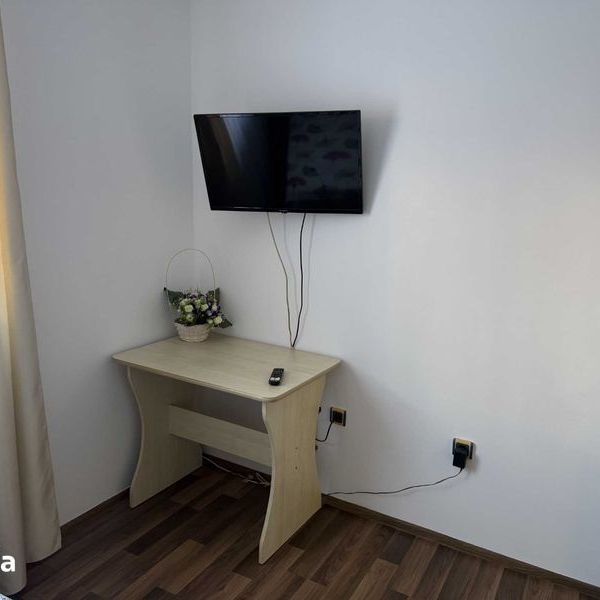 Inchiriez apartament cu o camera, situat in Pacurari - Photo 1