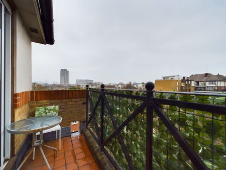 2 bed flat to rent in Stoneyard Lane, London, E14 - Photo 4