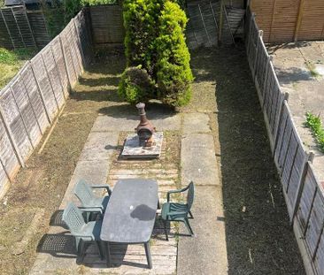 4 bedroom terraced house to rent - Photo 5