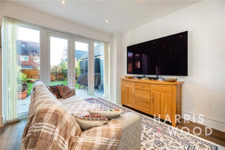 5 bedroom detached house to rent - Photo 3