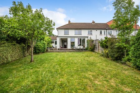 Bowness Crescent, London, SW15 - Photo 4