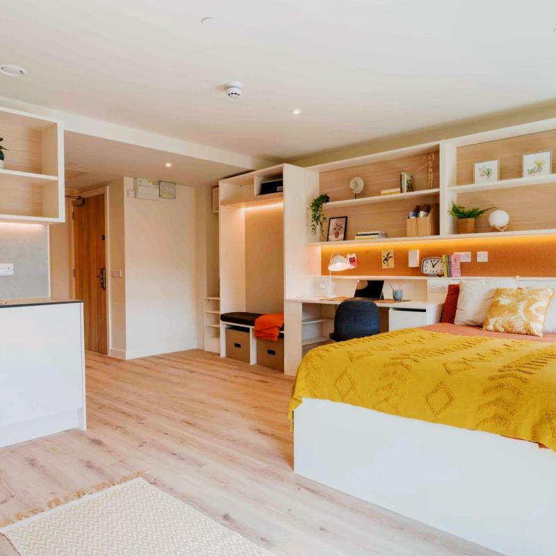 Platinum Studio - Photo 1