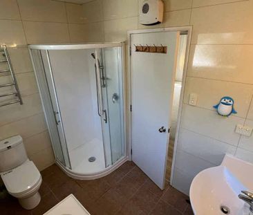 Spacious 3 Bedroom Standalone Property in Henderson - Photo 3