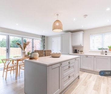 4 bedroom detached house to rent - Photo 4