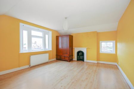 3 bedroom flat to rent - Photo 2