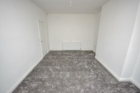 2 bed flat to rent in St Vincent Street, South Shields, NE33 - Photo 4