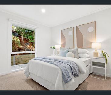 Light Filled & Stunning Family Home - Photo 4