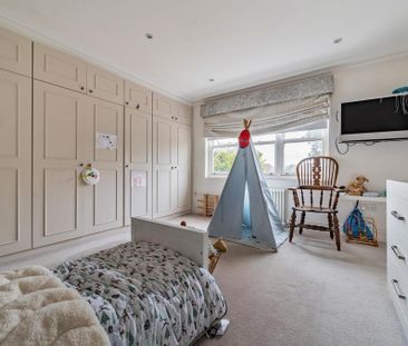 4 bedroom semi-detached house to rent - Photo 6