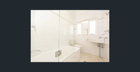 SUNDRENCHED 2 BEDROOM PLUS SUNROOM SEMI WITH PRIVATE GARDEN - Photo 2