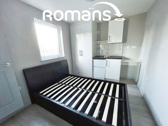 1 bedroom in a house share to rent - Photo 1