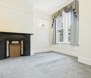 Duplex to rent on - Photo 3