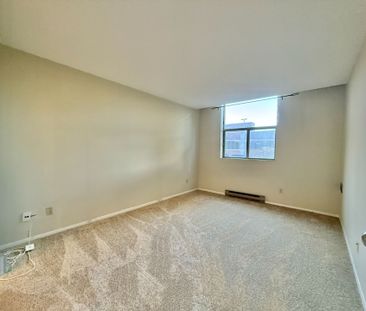 For Lease - 2760 Carousel Crescent Unit# 102, Blossom Park - Airpor... - Photo 3