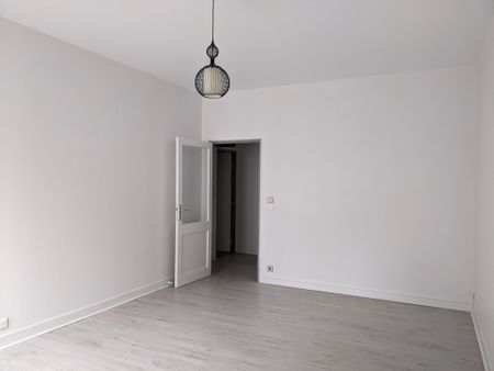 Location Appartement 2 pièces 55m² ISSOUDUN 36100 - Photo 5