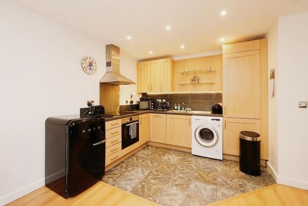 2 bedroom apartment to rent - Photo 1