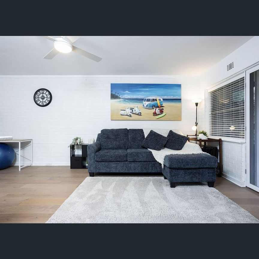 Ground-Floor 1-Bedroom Apartment with Outdoor Access & Parking – Walk to UWA & Swan River - Photo 1