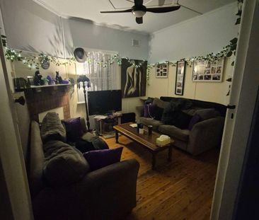 Islington - Photo 2