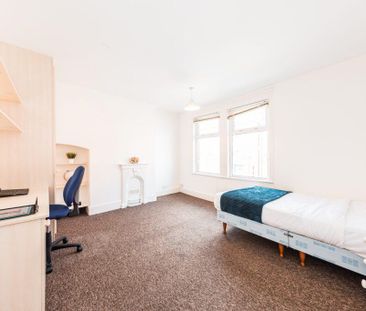 5 bedroom terraced house to rent - Photo 2