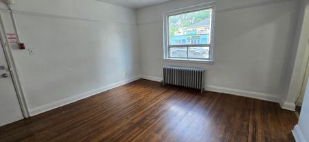 For Lease - 137 Eglinton Avenue Unit# 2, Toronto, Ontario - Photo 4