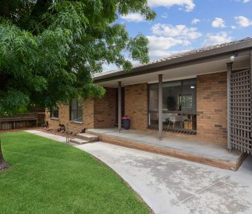 Comfort And Convenience Family Home! - Photo 6