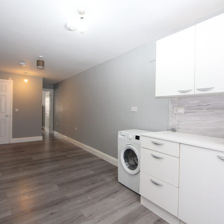 Whitchurch Avenue, Edgware, HA8 - Photo 3