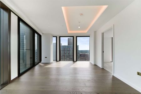 An exceptional three bedroom apartment in this brand new development, One Thames City. - Photo 2