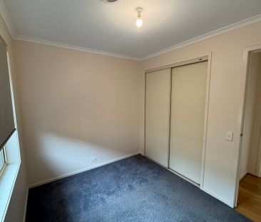 98 Strathaird Drive, Narre Warren South VIC - Photo 6