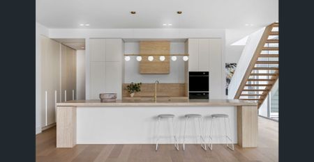 Designer Living in Central Williamstown - Photo 2