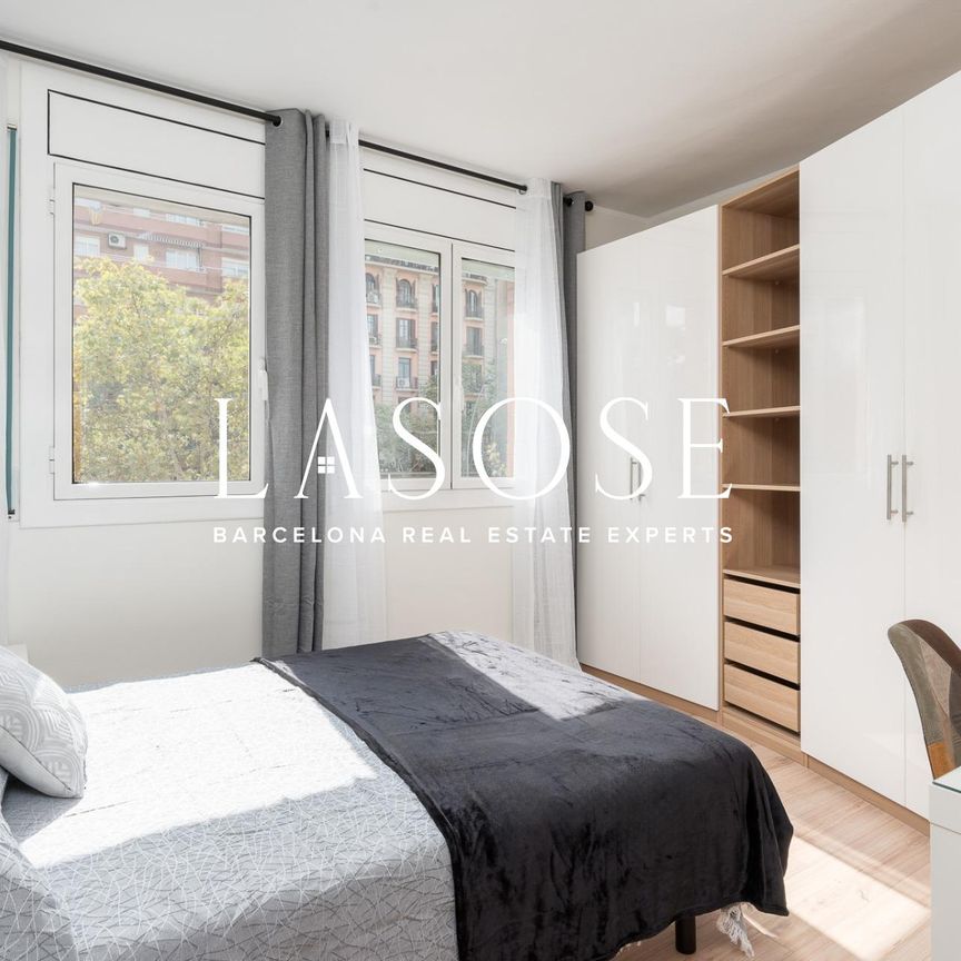 Apartment 110m² with optional garage to rent in Hostafrancs, Barcelona - Photo 1