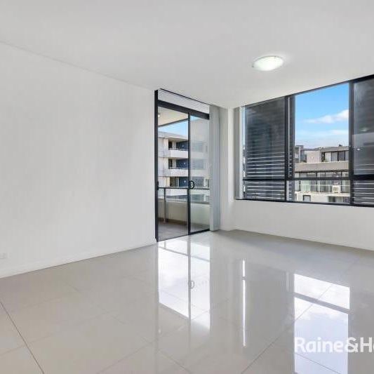 Modern & Spacious Two Bedroom Apartment - Photo 1