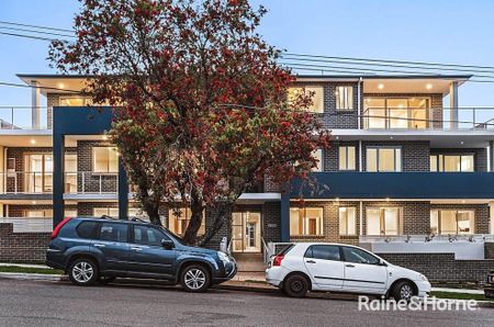 MODERN THREE BEDROOM UNIT - Photo 2