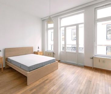 SABLON/TRONE: 123m 2BDR, heigh ceilings, recent building - foto 6