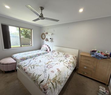 Spacious Family Home in Quiet Cul-de-Sac - Photo 4