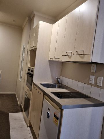Auckland City - Studio Apartment - Furnished - Photo 4