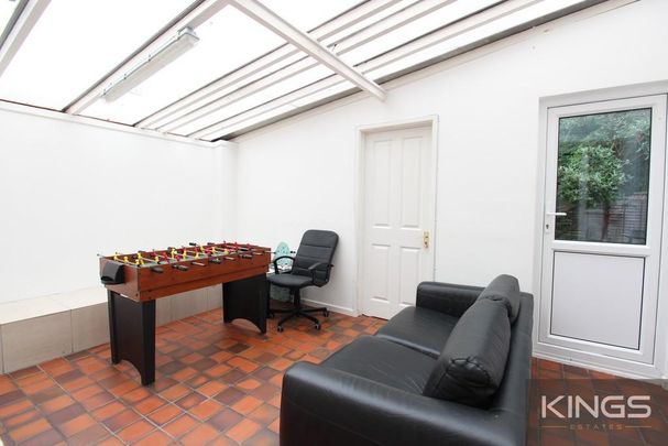 6 bedroom detached house to rent - Photo 1