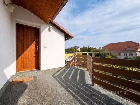 Světlý a prostorný byt 3+kk (72 m - Photo 5