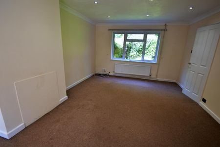 3 bedroom semi-detached house to rent - Photo 3