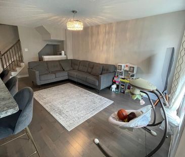 For Lease - 916 Fameflower Street, Barrhaven, Ontario - Photo 3