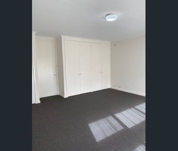 Massive space is sure to surprise, a truely rare find! - Photo 3