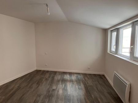 Location Appartement 3 pièces 69m² BRIOUDE 43100 - Photo 4