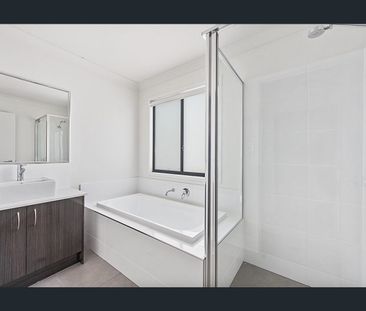 Modern Three Bedroom Unit - Photo 3