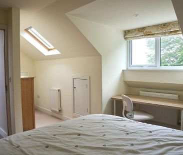 4 bedroom semi-detached house to rent - Photo 3