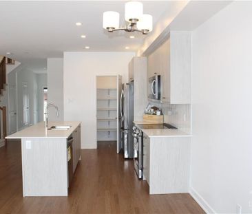 For Lease - 527 CORRETTO Place, Barrhaven, Ontario - Photo 3