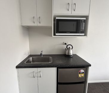 Modern Furnished Studio Rooms – Prime Lorne Street Location Located... - Photo 5