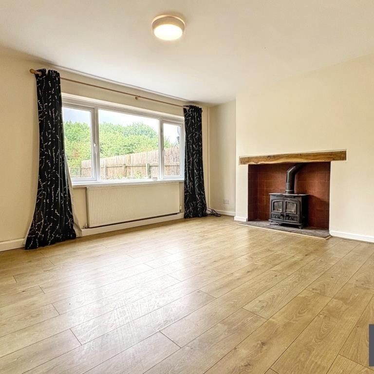 Kingstone Farm Cottages, Kingstone Winslow, Swindon - Photo 1