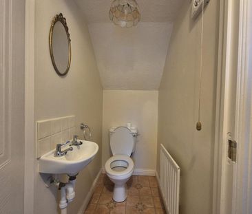 2 bedroom terraced house to rent - Photo 2