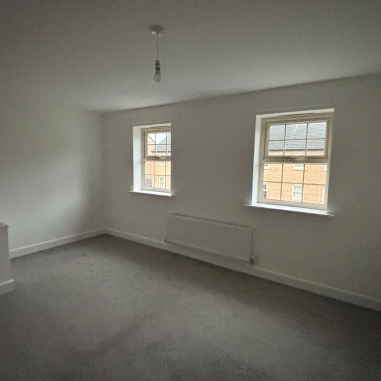 A 5 bedroom end terrace family home with a garage and off-street parking in Mexborough. - Photo 1