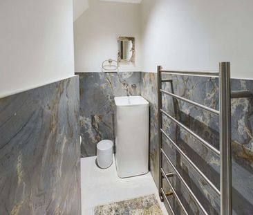 Beautifully presented four bedroom townhouse in prime Wimbledon loc... - Photo 1