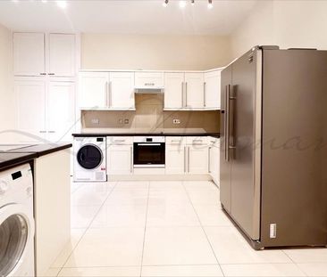 4 bedroom flat to rent - Photo 2