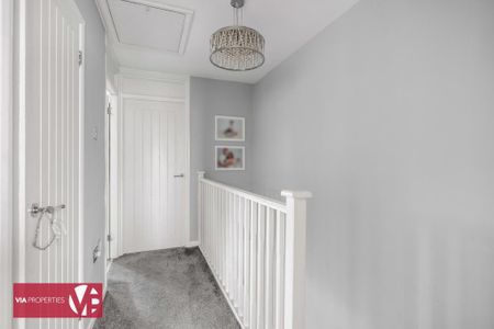 3 bedroom end of terrace house to rent - Photo 2